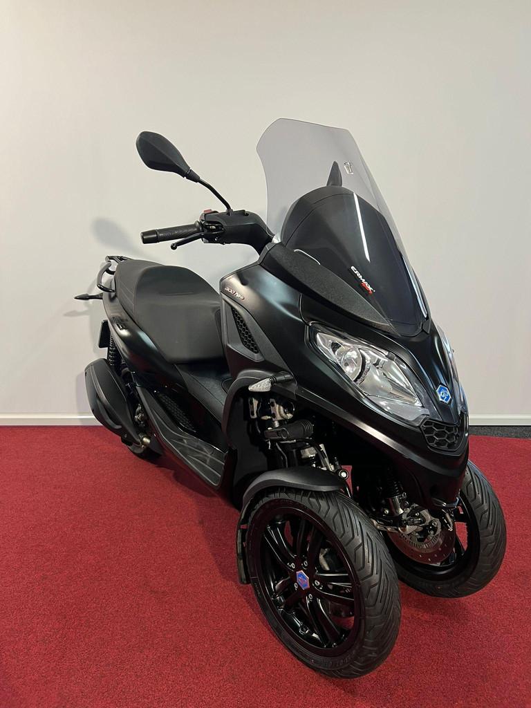 Piaggio MP3 300 HPE ABS Black Edition, Scooter, Bedrijf, Piaggio Vespa B.V., Minervum 7272
4817 ZM  Breda, NL