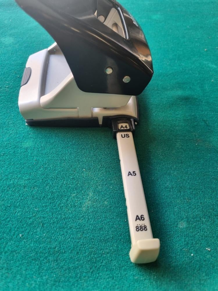 perforator gaten  maker leitz  5008, Diversen, Ophalen of Verzenden, 'T Olde Gre-j, Info@toldegrej.nl, Endepoelstraat 20f Didam