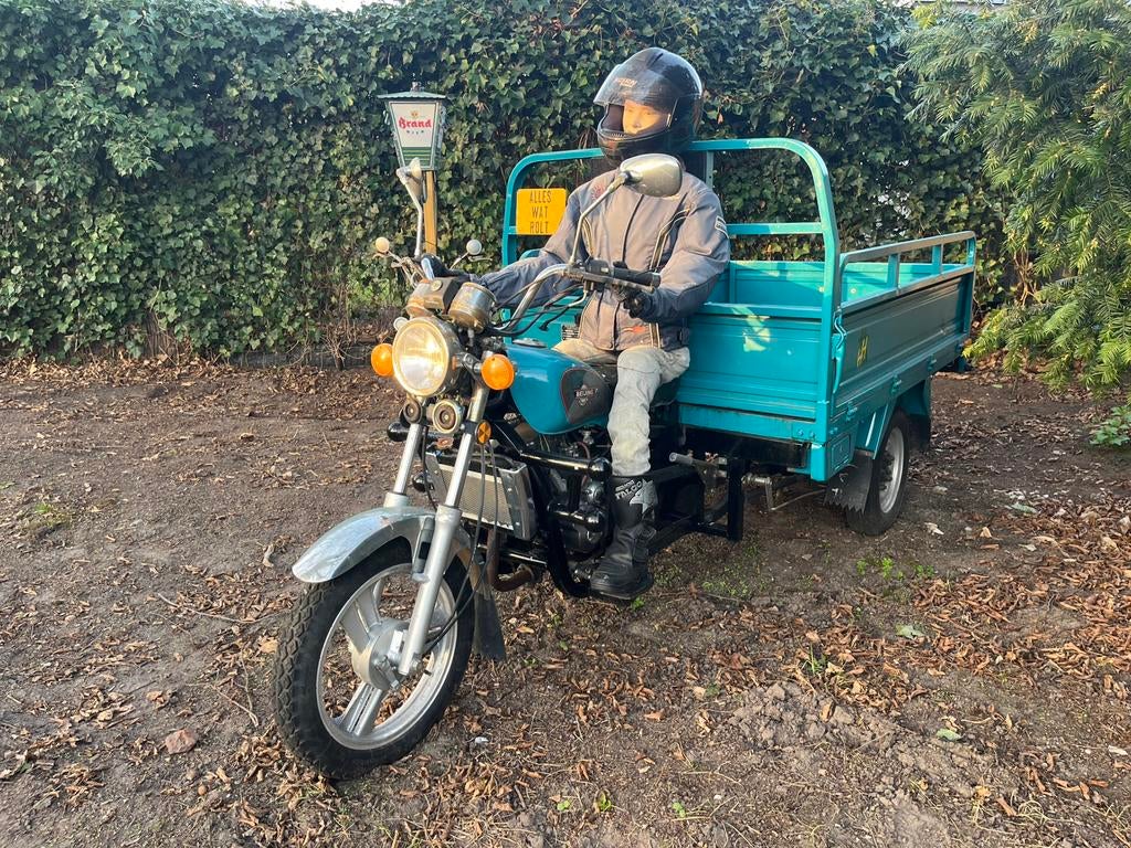 Wie weet maak je een koffiebar van deze ( model) Piaggio Ape, Ophalen, Gebruikt