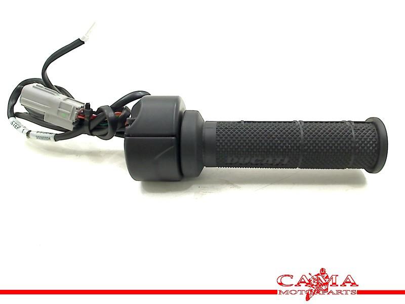 HANDGREEP Multistrada 1200 S Touring 2013-2014 (MTS1200), Dhr. S. di Majo, Gebruikt, Info@cama-motorparts.nl, P.J. Troelstraweg 8 8
3144 CX  MAASSLUIS, NL