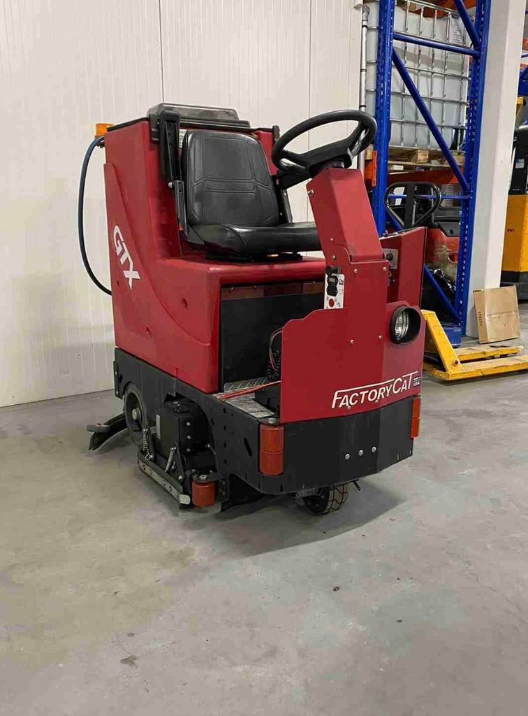 Factory Cat GTX 30-C Schrobmachine
