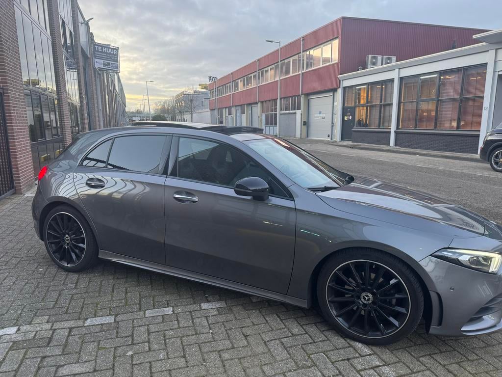 Mercedes A-Klasse A200 163PK | Pano | AMG Line | Night, 4 cilinders, 163 pk, Particulier, 1600 kg