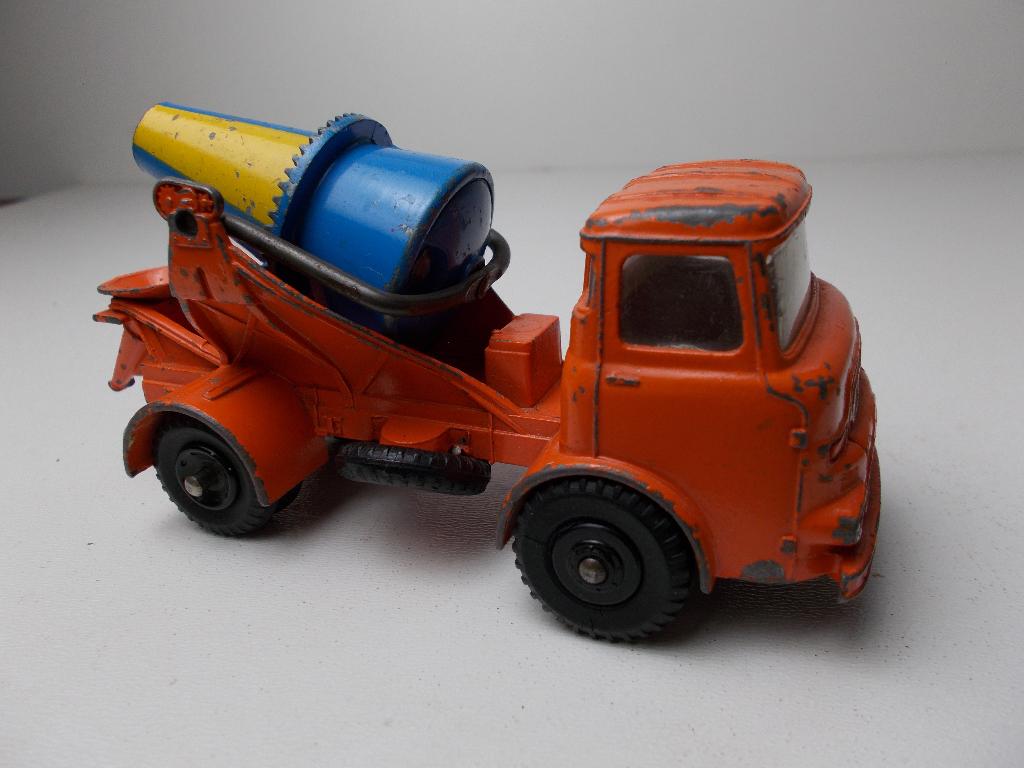1960 Dinky Supertoys 960 ALBION CHIEFTAIN CONCREET MIXER.