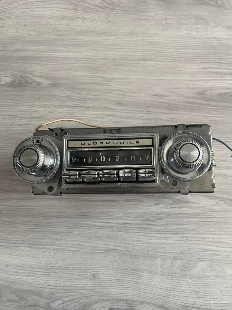 Oldsmobile vintage radio 69/70, Auto diversen, Ophalen of Verzenden, Gebruikt