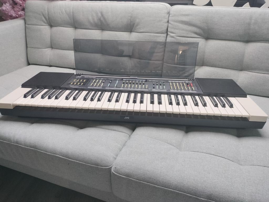 JVC KB-700 Stereo Keyboard - 2 toetsen werken minder, Gebruikt, Midi-aansluiting, Ophalen, 49 toetsen