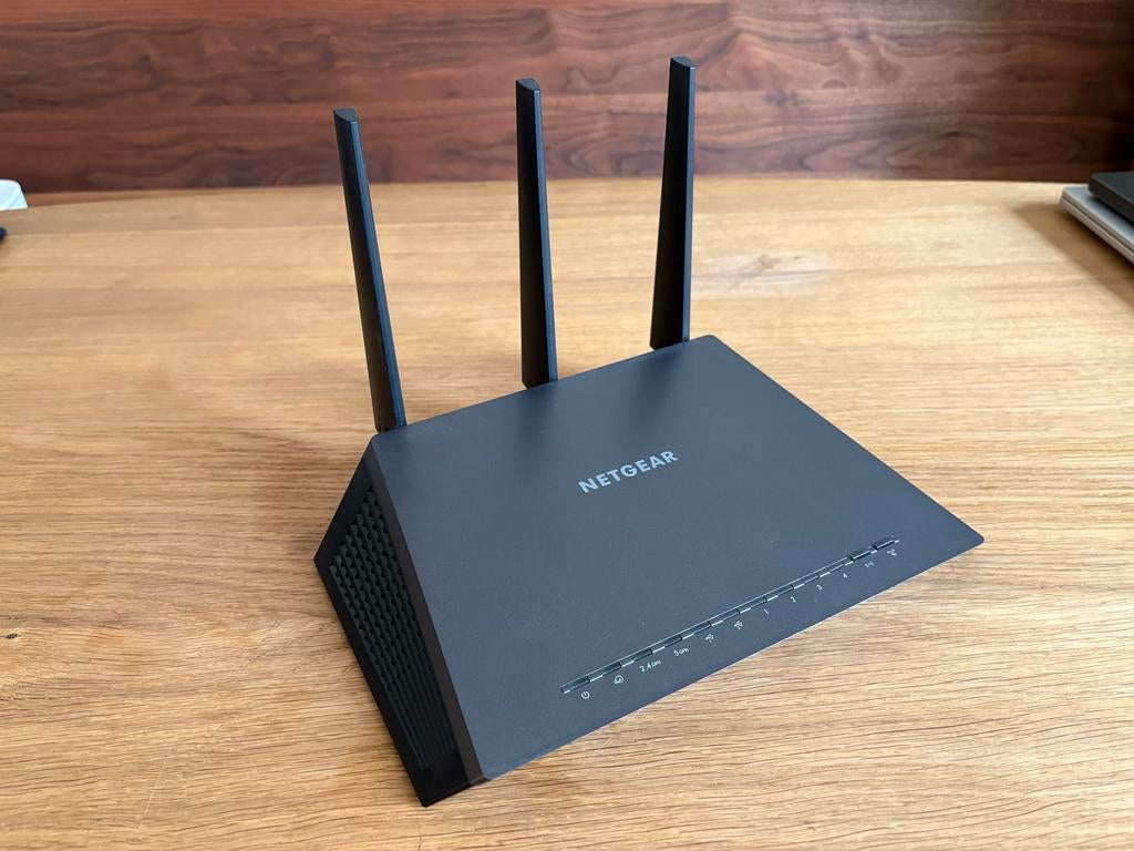 Netgear R7000 Nighthawk AC1900 Smart WiFi Router, Computers en Software, Routers en Modems, Ophalen of Verzenden, Gebruikt, Router
