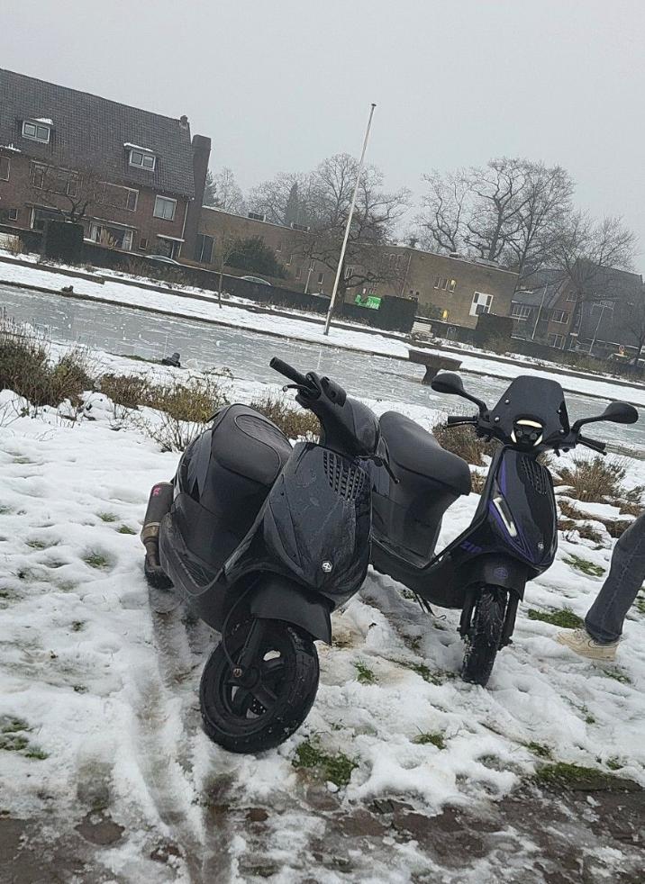Piaggio zip 4t 50cc 2022 TEKOOP TERUIL, Ophalen, Maximaal 45 km/u, Zip, Zo goed als nieuw