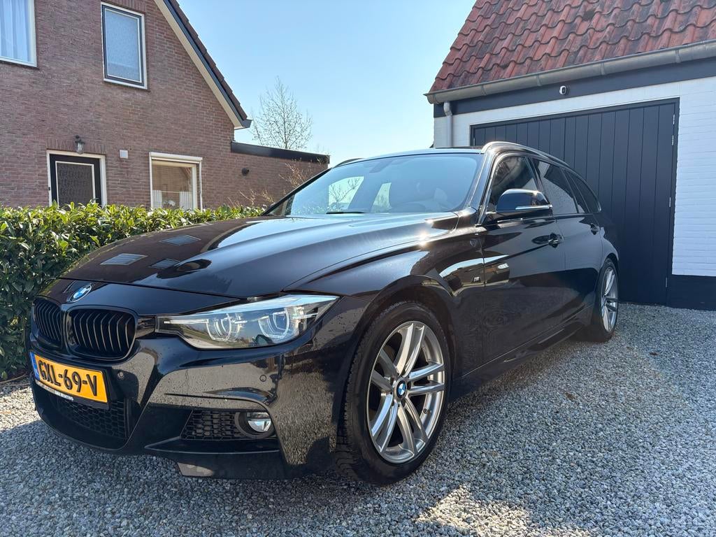 BMW 3-Serie 320i 184pk Aut 2019 Zwart, Auto's, BMW, 1998 cc, Achterwielaandrijving, 1800 kg, Zwart