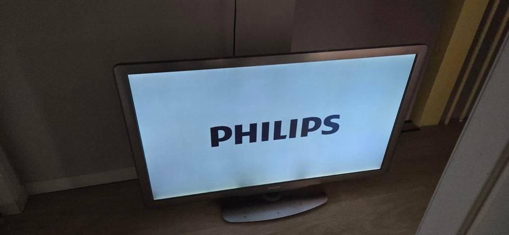 Philips TV met plekjes in scherm, zonder afstandsbediening, Ophalen of Verzenden, Gebruikt, Philips