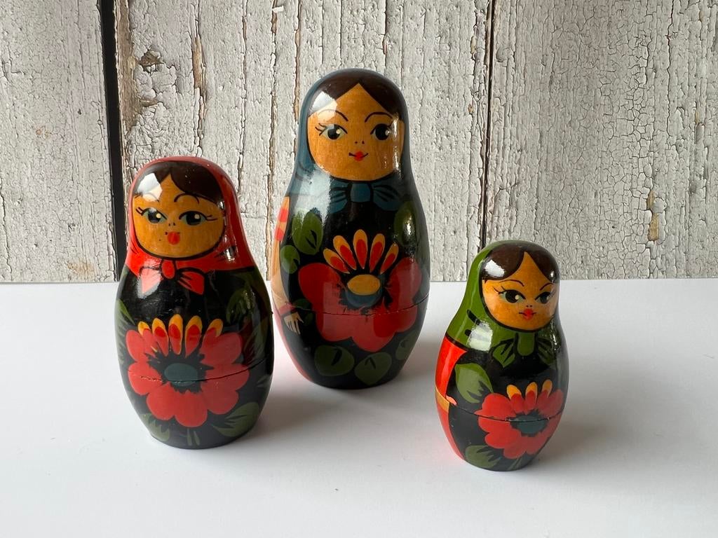 Matroesjka (nesting dolls, Matroeska) vintage (3x), Antiek en Kunst, Kunst | Designobjecten, Ophalen of Verzenden