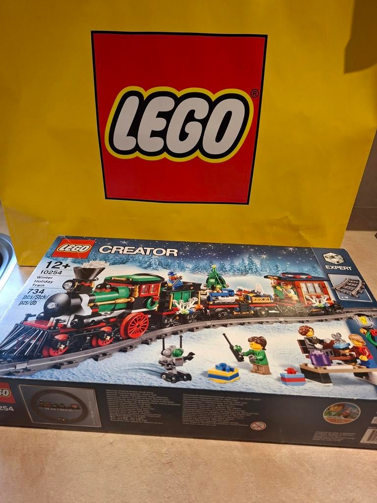 Lego 10254 trein en 10259 station nieuwe dozen, Ophalen of Verzenden, Nieuw