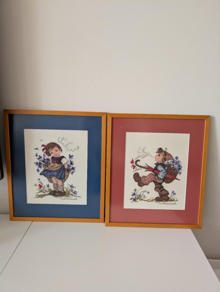 Vintage M.I. Hummel Handgeborduurde Kruissteek, Minder dan 50 cm, Gebruikt, Overige typen, Ophalen of Verzenden