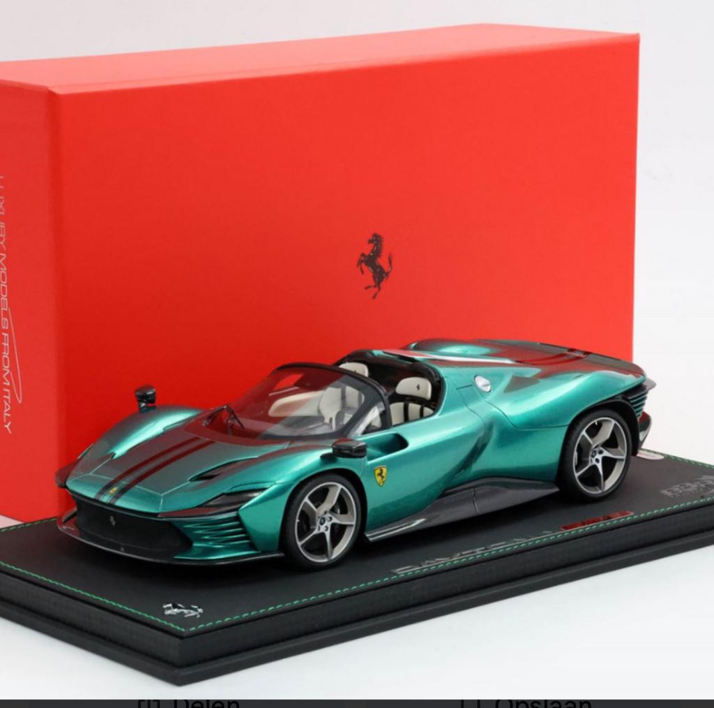 Gezocht: 1:18 BBR ferrari sp3 (jewel green), Hobby en Vrije tijd, Modelauto's | 1:18, Ophalen of Verzenden, Zo goed als nieuw