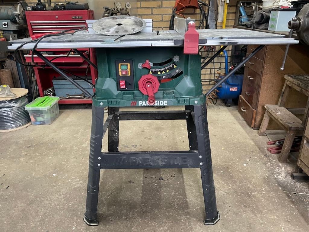 Parkside zaagtafel PTKS 2000 H5, Doe-het-zelf en Verbouw, Gereedschap | Zaagmachines, Ophalen, Cirkelzaag, 70 mm of meer, Zo goed als nieuw