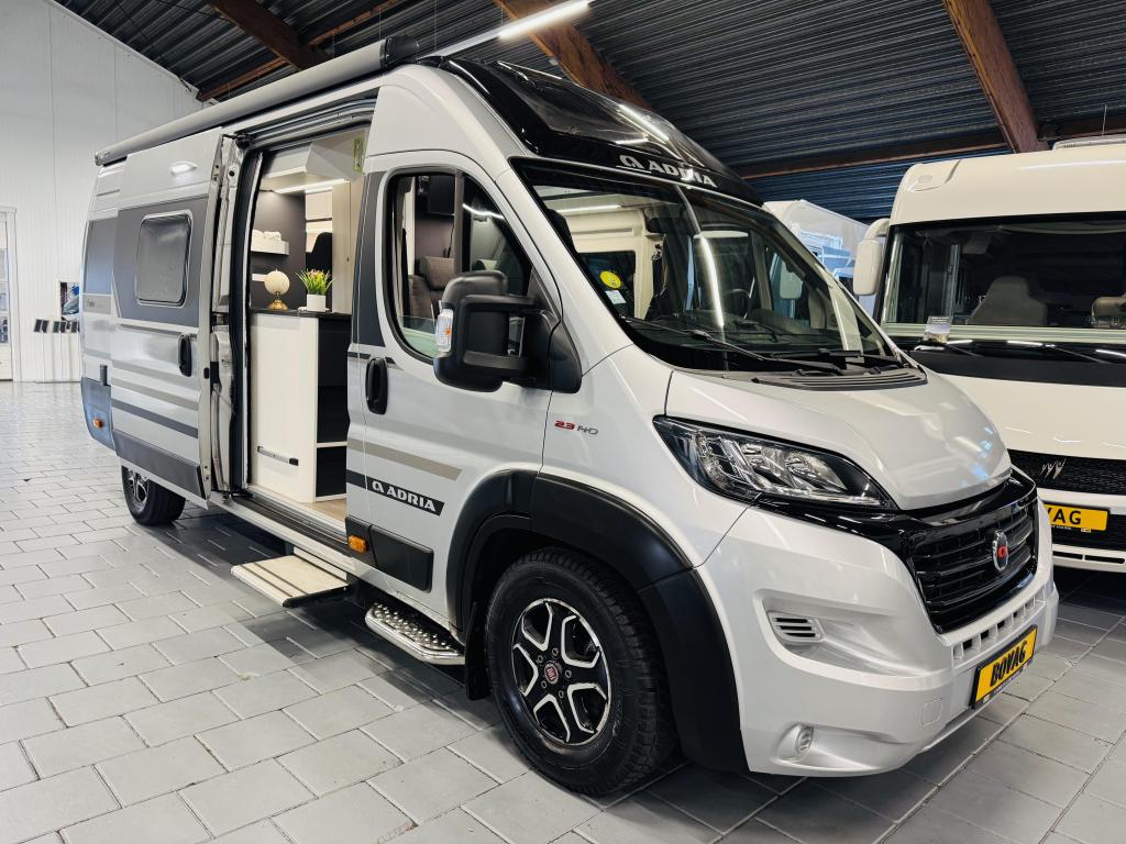 Adria Twin Supreme 640 SPB Family Automaat Lithium Omvormer, Automaat, Fiat, Luifel, Bedrijf