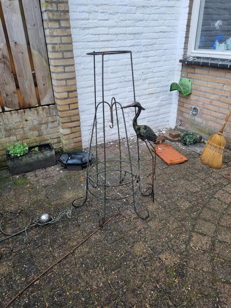 Tuindecoratie: Reigers, metalen decoratie & plantenstandaard, Tuin en Terras, Tuinbeelden, Ophalen, Gebruikt, Metaal, Dierenbeeld