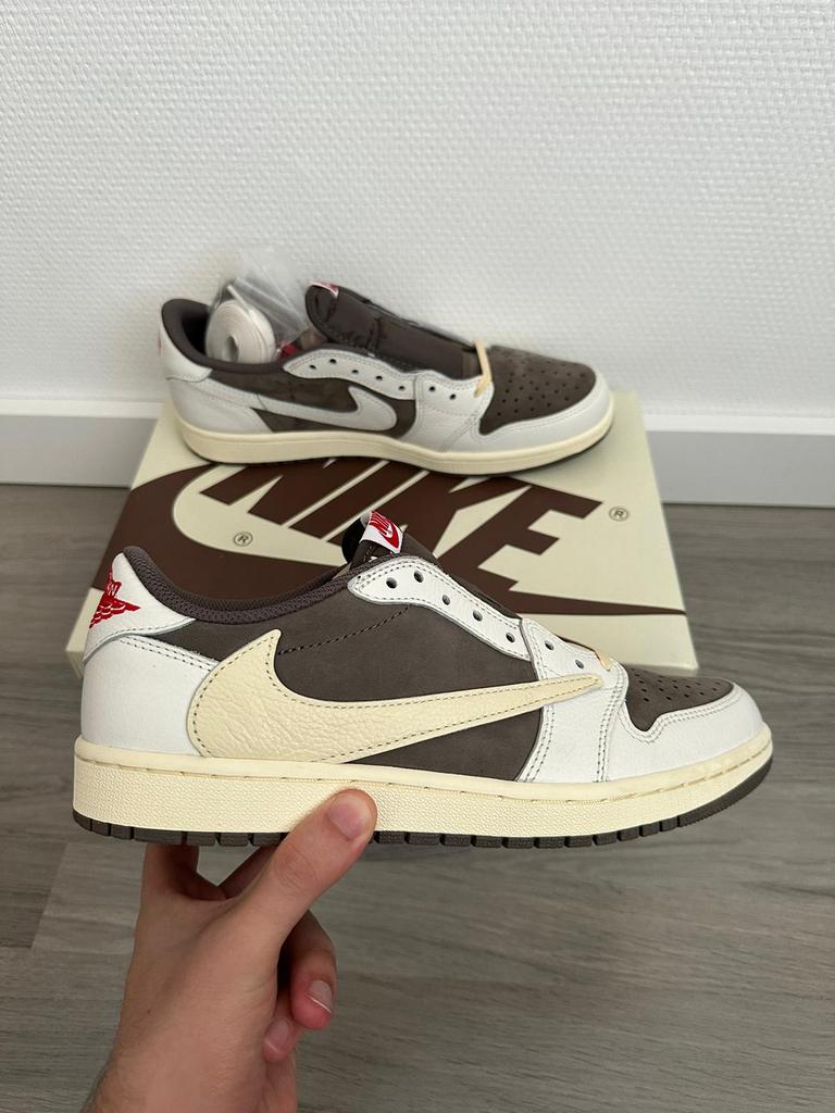 Nike air jordan 1 low travis scott reverse mocga, Ophalen of Verzenden, Zo goed als nieuw, Overige kleuren