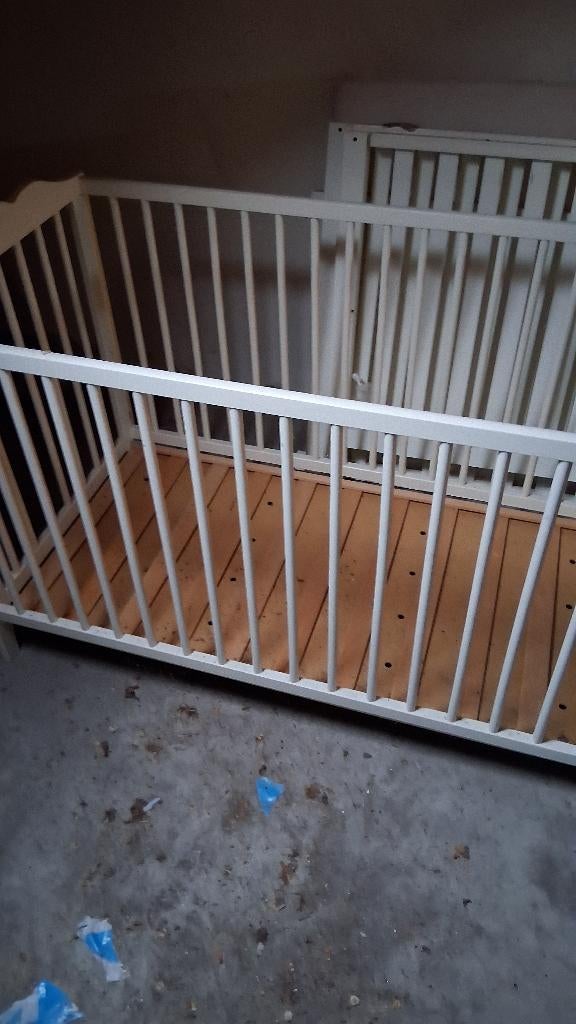 Baby bed, schoenenkast en tv meubel, Ophalen, Gebruikt, Wit