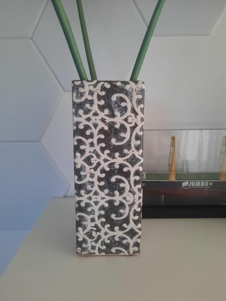 Vasen met kunstbladeren, Overige kleuren, Aardewerk of Porselein, Ophalen of Verzenden, Zo goed als nieuw