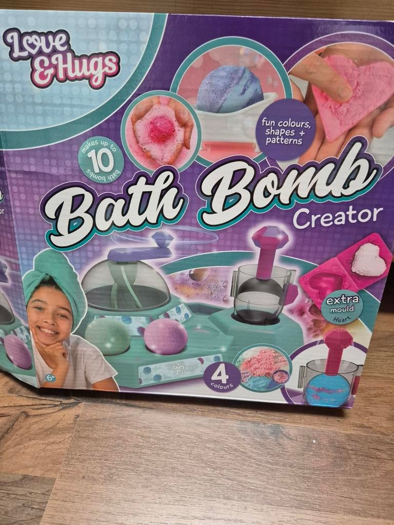 Love & Hugs Bath Bomb Creator Set, Ophalen of Verzenden, Zo goed als nieuw, Knutselen