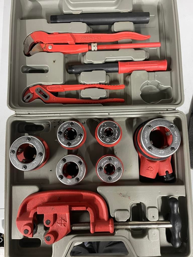 Pijpensnijder set, Ophalen, Zo goed als nieuw