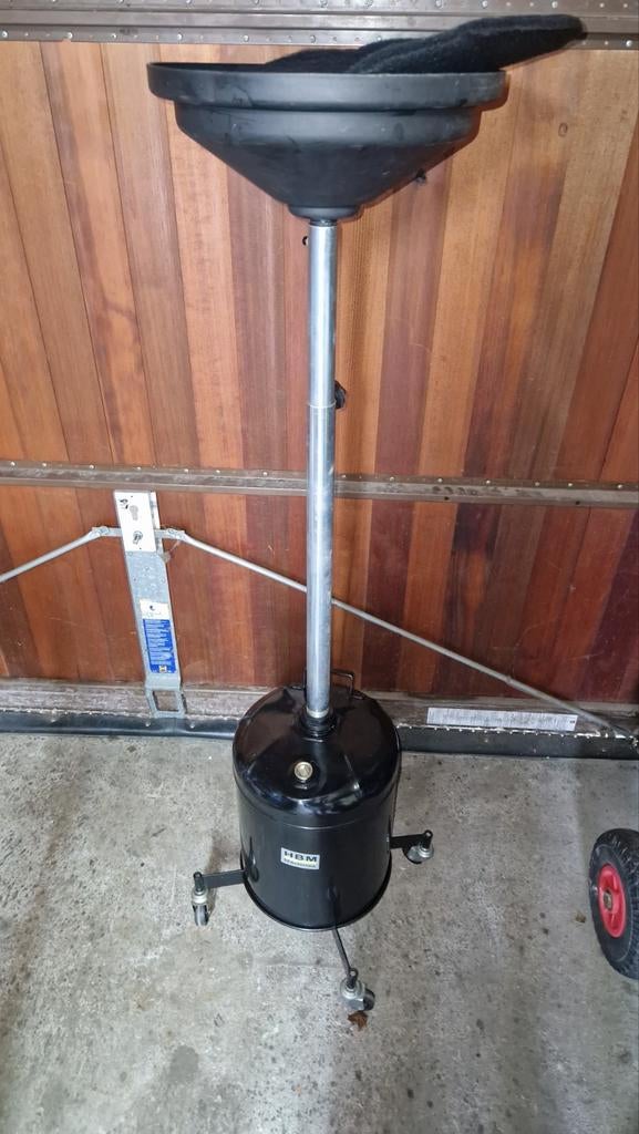 HBM Olieopvangsysteem in hoogte verstelbaar, Ophalen