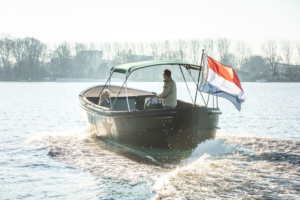 Triple X800 army Edition (bj 2026), 70 pk of meer, 6 meter of meer, Info@verschuurwatersport.nl, Herenweg 10 a Rijnsaterwoude