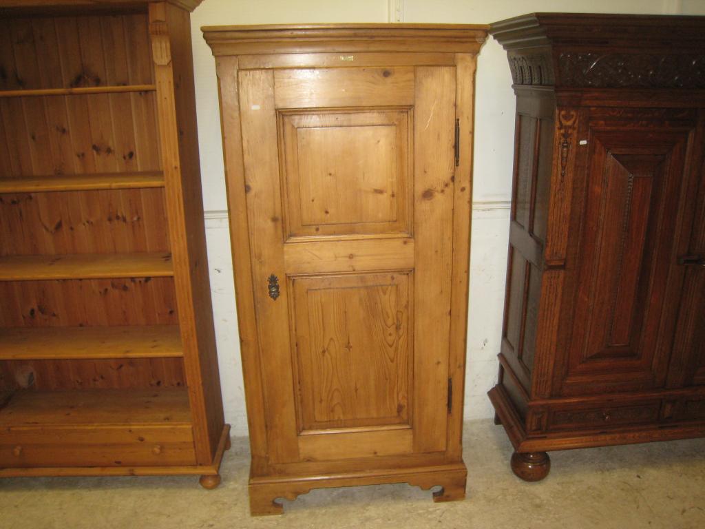 Antieke grenen kast van Du Sjon, hoog 175, breed 86,diep 56