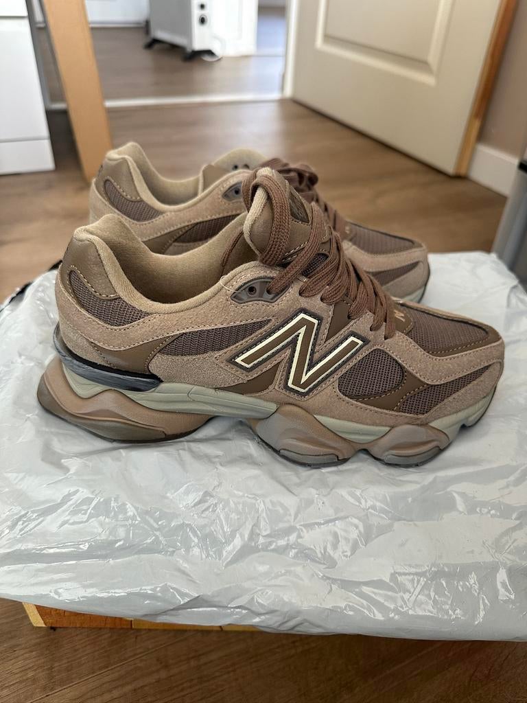 New balance 9060 bruine/beige dames schoenen maat 39,5 NIEUW, Beige, Nieuw, Ophalen of Verzenden, Sneakers of Gympen