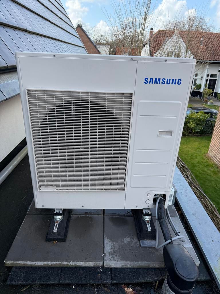 Samsung split unit Lucht-Water Warmtepomp 3,5 jaar oud, Ophalen, Gebruikt, Hoog rendement (Hr), Overige typen
