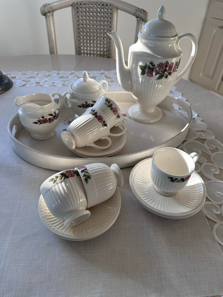 Prachtig Wedgwood "Briar Rose" theeservies, Ophalen