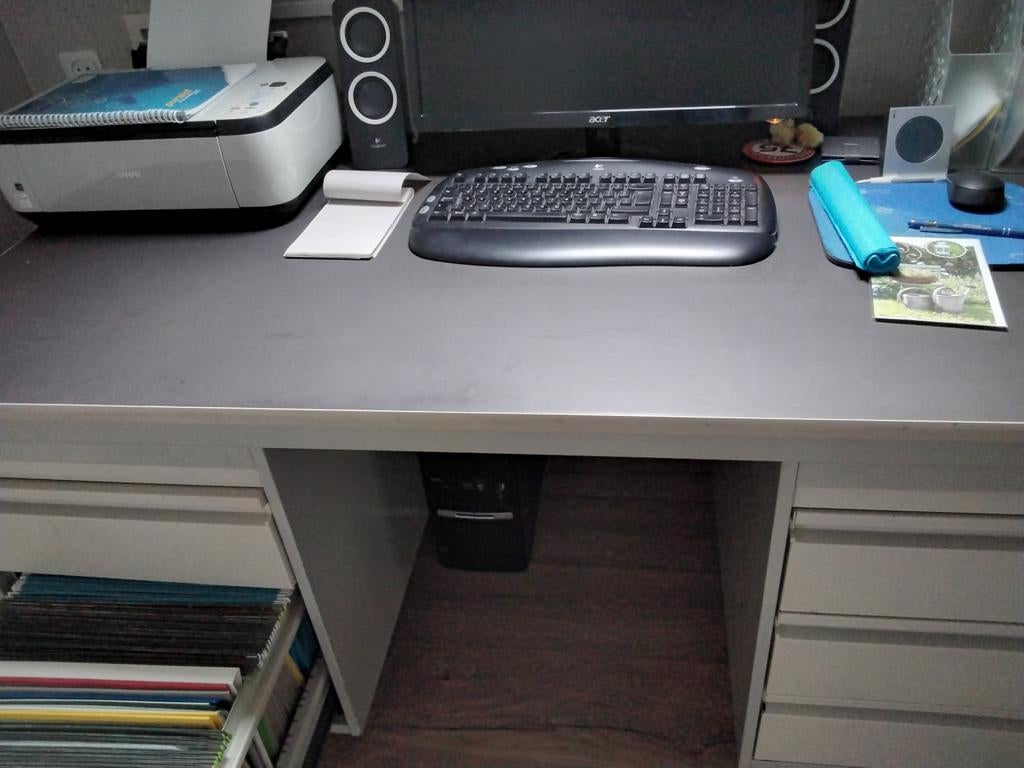 Metalen bureau met laden maat 150x75 grijs van  kleur, Ophalen