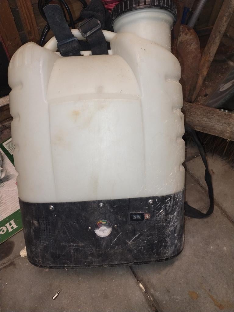 Elektrisch water drukvat (watertender), Ophalen of Verzenden, Gebruikt, Dompelpomp