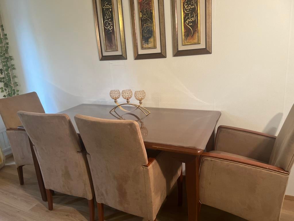 Eettafel met 4 stolen, 100 tot 150 cm, Eikenhout, Zo goed als nieuw, Vier personen