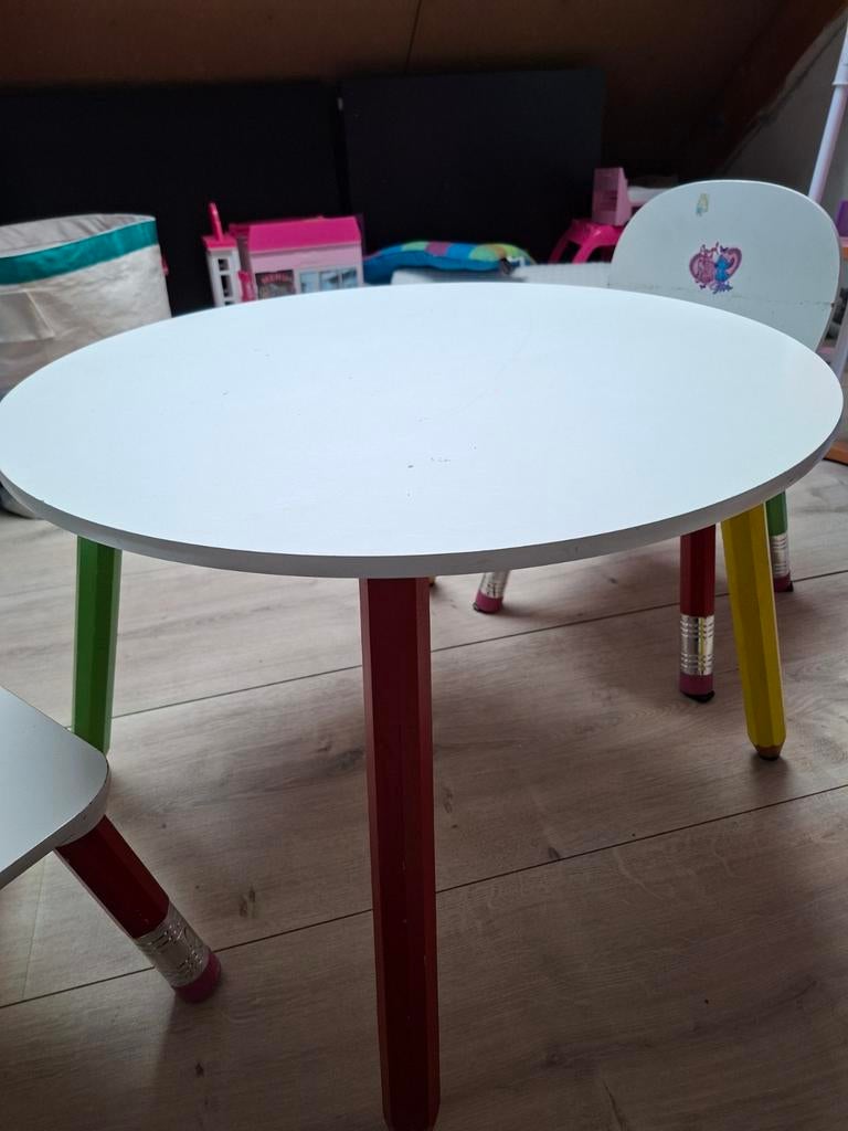 Kinder tafel met stoelen, Ophalen, Gebruikt, Stoel(en)