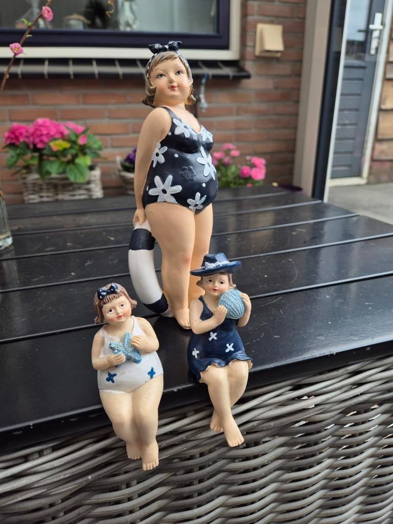 Dikke dames beelden, Ophalen, Mens