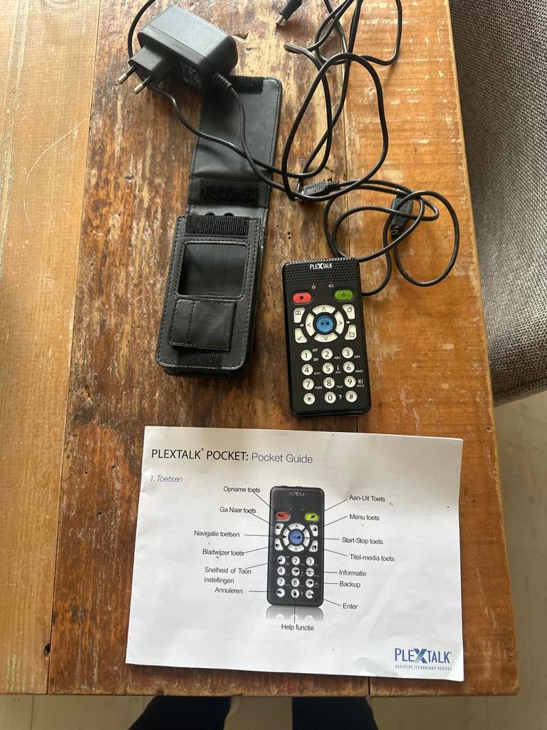PlexTalk Pocket Daisy Spraakrecorder met accessoires, Ophalen of Verzenden, Zo goed als nieuw