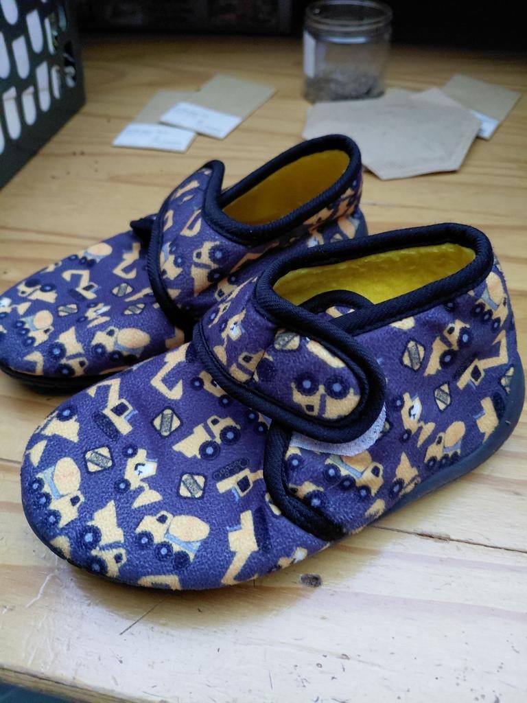 Nette sloffen, maat 29, Ophalen of Verzenden, Zo goed als nieuw, Pantoffels of Sloffen