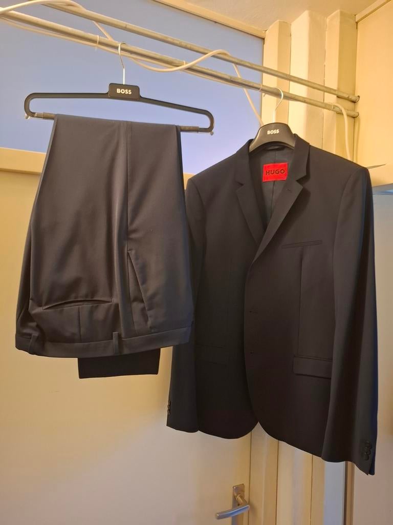 Hugo Boss pak, Maat 52/54 (L), Blauw, Ophalen of Verzenden, Zo goed als nieuw