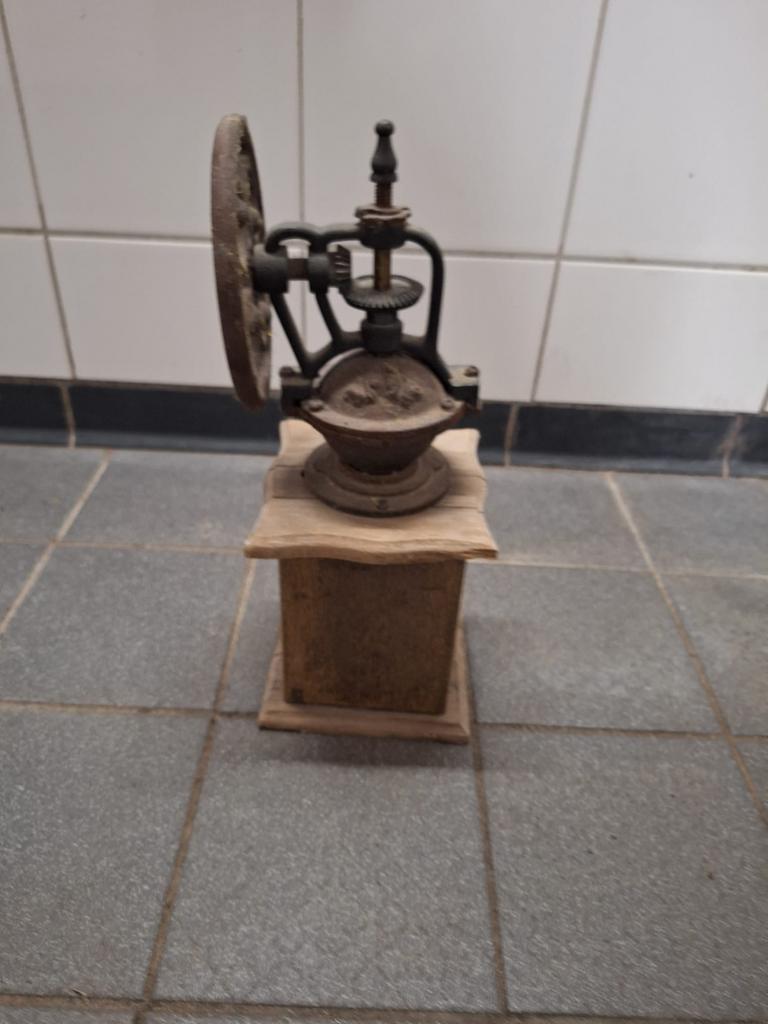 Antieke Koffiemolen, Ophalen of Verzenden