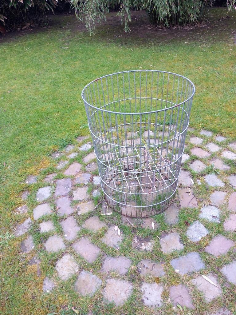 Grote ijzeren vuurkorf, Ophalen