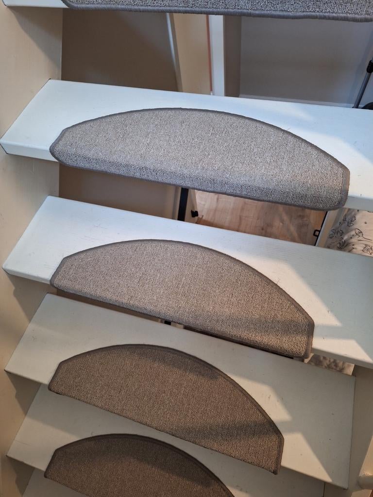 Nieuwe halvemaan trapmatten - Taupe 3 stuks, Minder dan 50 cm, Nieuw, Minder dan 50 cm, Ophalen of Verzenden