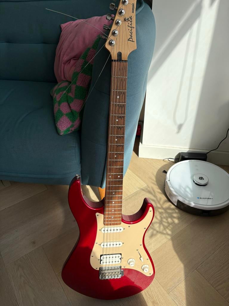 Yamaha Pacifica elektrische gitaar met hoes en snarenset, Ophalen of Verzenden, Gebruikt, Solid body, Overige merken