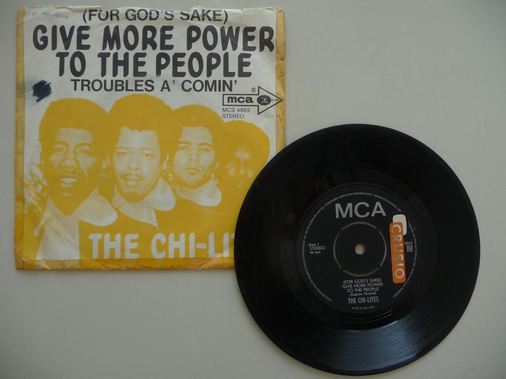 single THE CHI-LITES - GIVE MORE POWER TO THE PEOPLE -, Gebruikt, 7 inch, Single, Ophalen of Verzenden