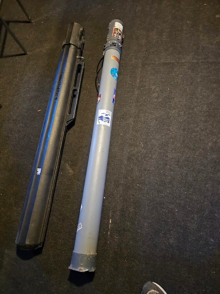 Twee uitschuifbare hengelkokers voor vliegreizen, Watersport en Boten, Hengelsport | Algemeen, Ophalen