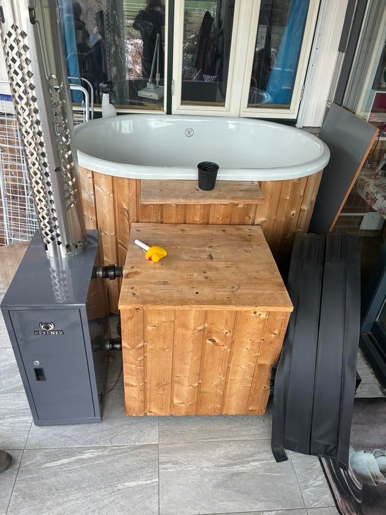 Welvaere hottub 2 pers + rexener bio diesel €9340 NIEUW, Ophalen, Trap, 7921AE, Fast Fair b.v.