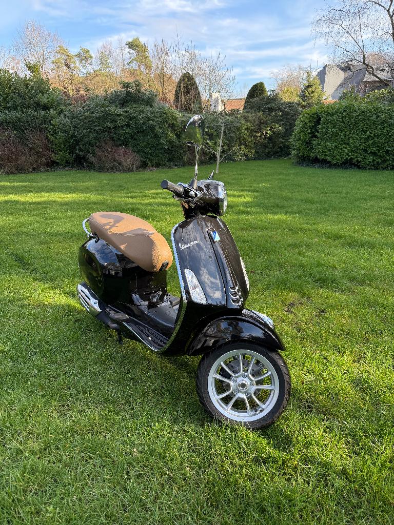 Vespa (2024) Primavera 50cc Klasse B, Ophalen, Overige modellen, Maximaal 45 km/u, Zo goed als nieuw