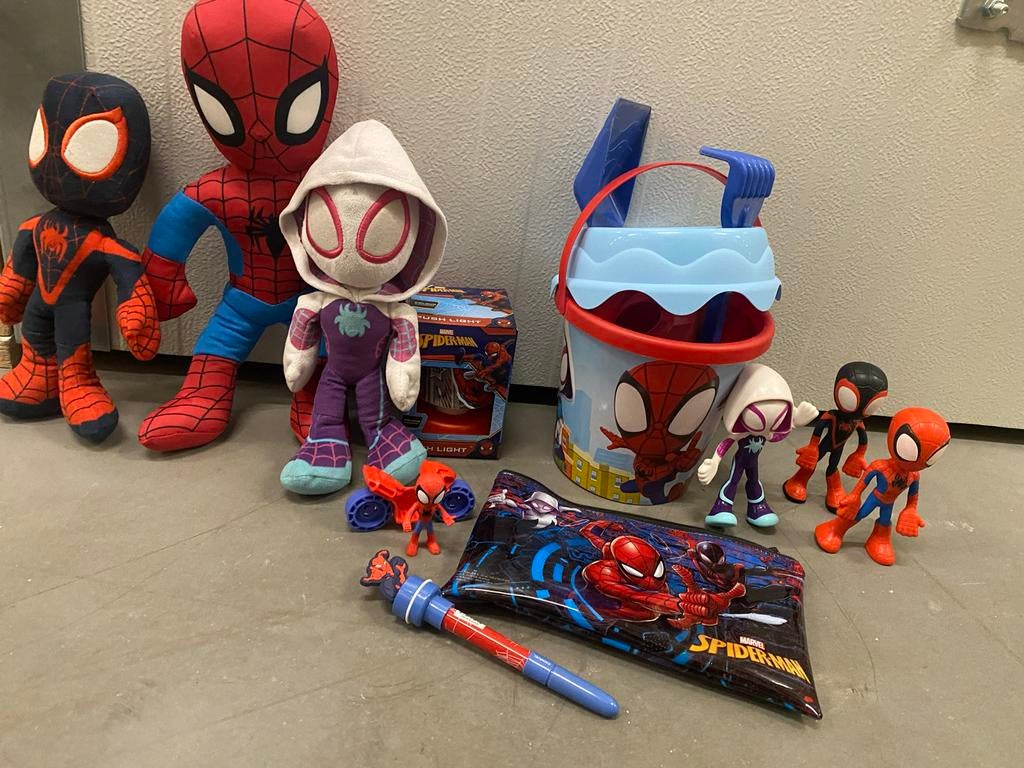 Spider-Man collectie z.g.a.n. (figuren, lamp, zandset), Ophalen, Zo goed als nieuw, Jongen of Meisje