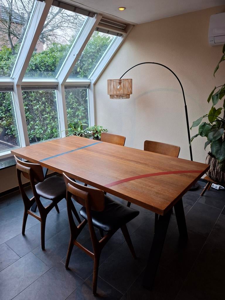 Nieuwe gymzaalvloer tafel | Tafel gymzaal vloer, 50 tot 100 cm, Zo goed als nieuw, 150 tot 200 cm, Vier personen
