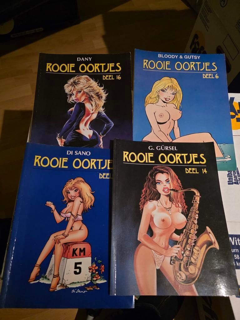 Rooie Oortjes strips en moppenboek, Boeken, Meerdere stripboeken, Ophalen of Verzenden, Zo goed als nieuw